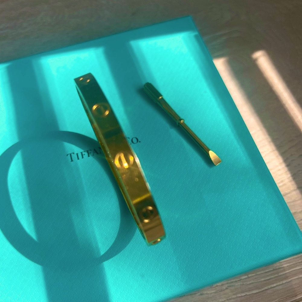 Authentic 1970 Vintage Charles Revson Gold Rose Aldo Cipullo Love bracelet.
